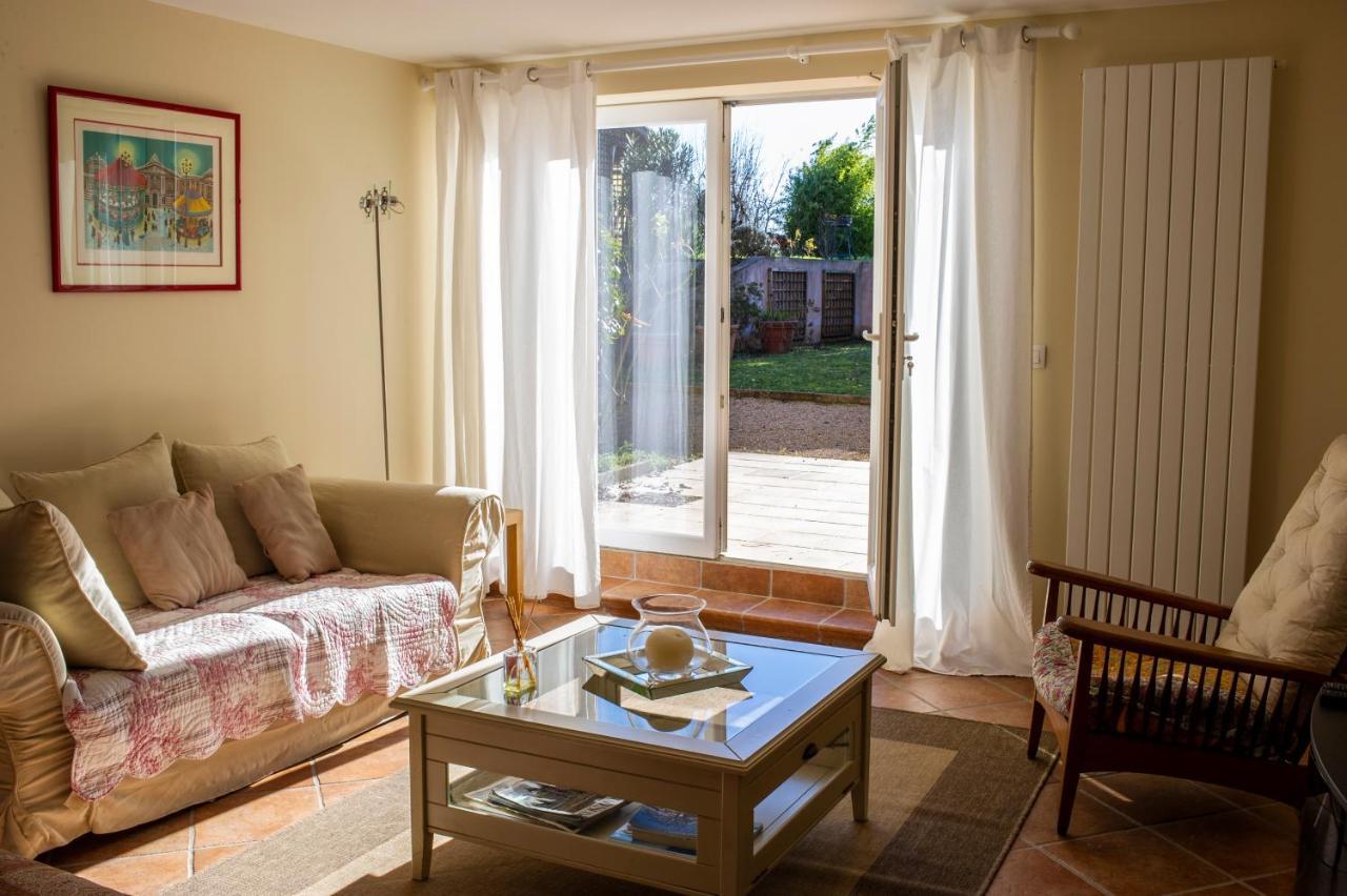 ¨Gite Du Cafe Suquet Giroussens Exteriör bild